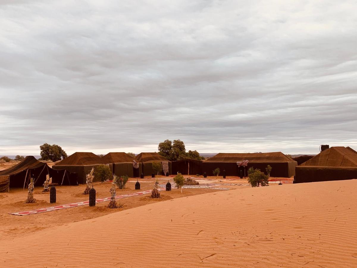Merzouga Glamping Camp ภายนอก รูปภาพ