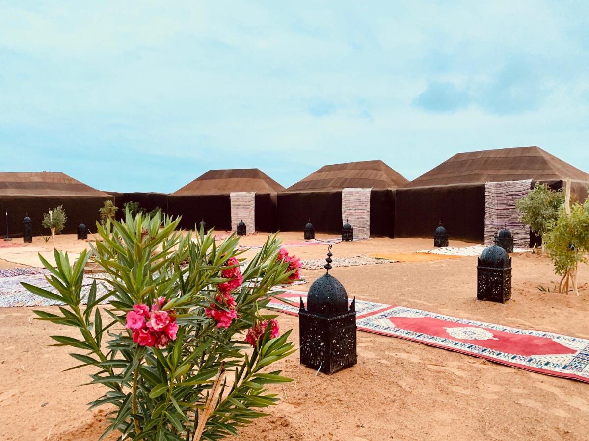 Merzouga Glamping Camp ภายนอก รูปภาพ